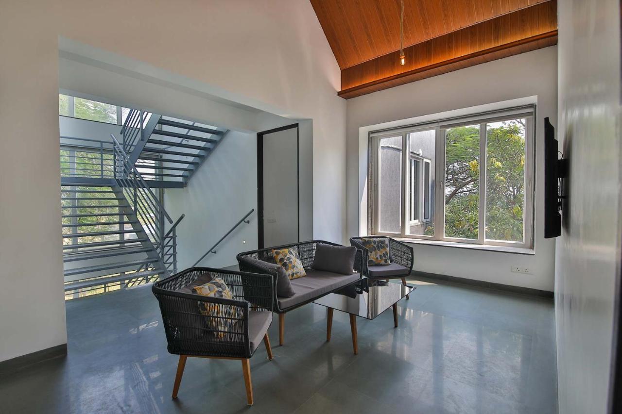 Twilight Grove By Stayvista - Pool- View Villa With Manicured Lawn, Contemporary Interiors & Home Theatre Karjat Eksteriør billede